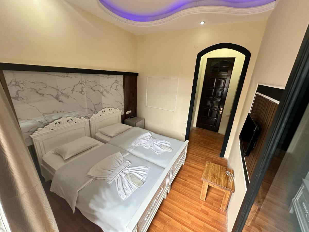My Metropol Hotel Батуми Экстерьер фото