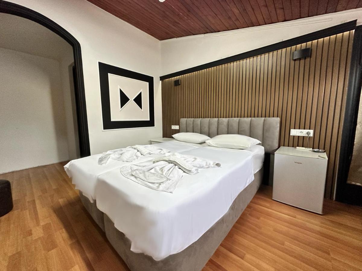 My Metropol Hotel Батуми Экстерьер фото